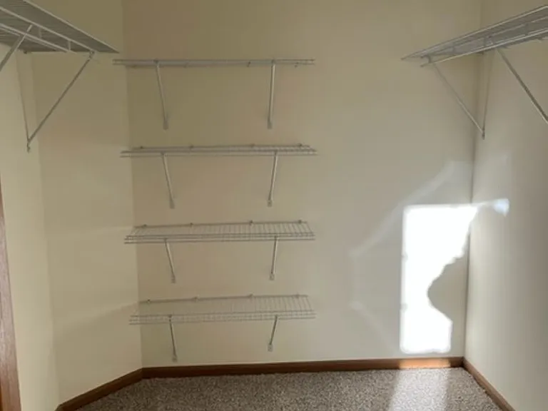 Hollow Creek IV Apartments — Photo 18