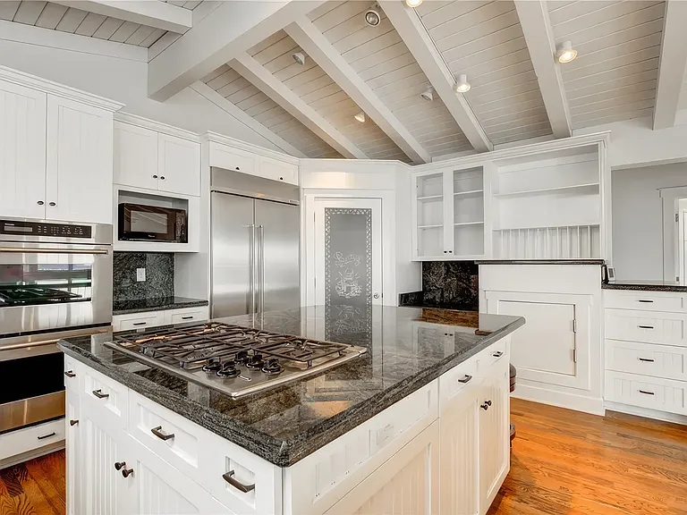 316 Highland Ave — Photo 14