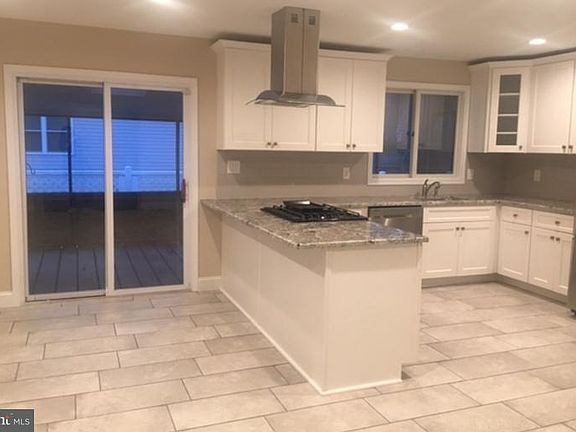 5th image of 3332 Altamont Dr