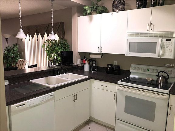 4th image of 2144 Winsley St