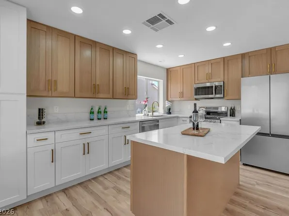 2060 Fallsburg Way, Henderson, NV 89002