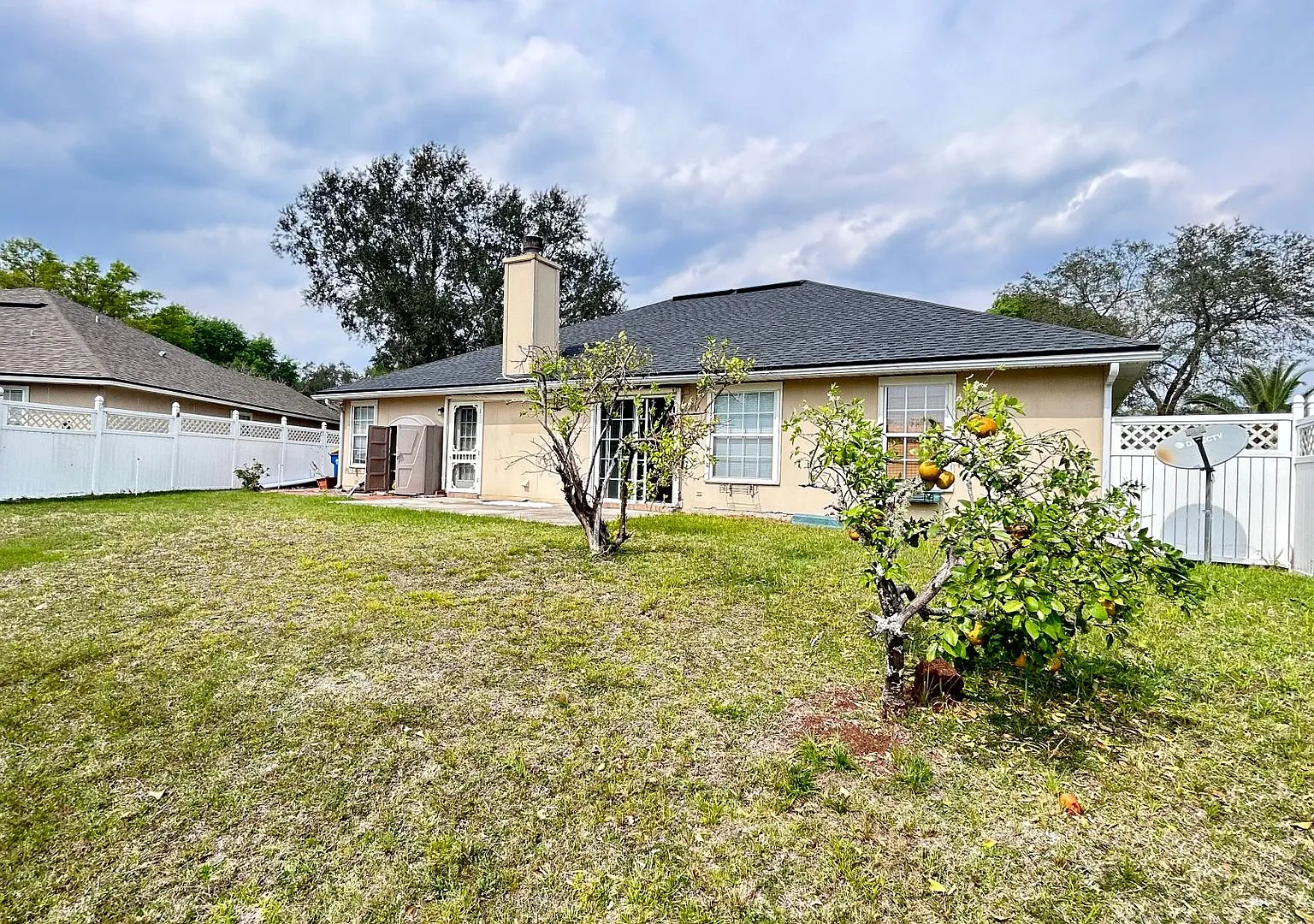 Waterfront 4/2 off Kernan Blvd! Apply Today! — Photo 2