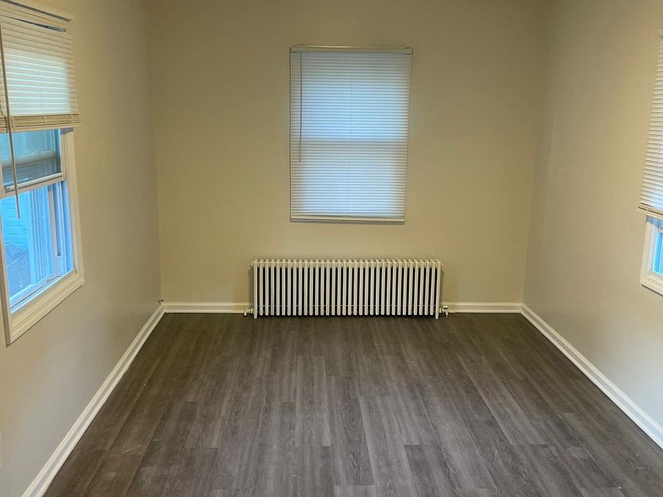 2nd image of 80 Herbert St Floor 1