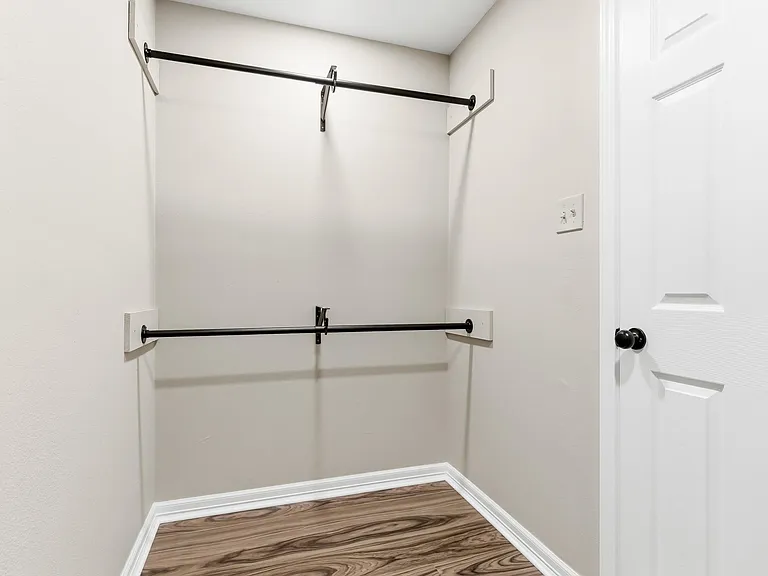 445 Longmeadow St — Photo 33