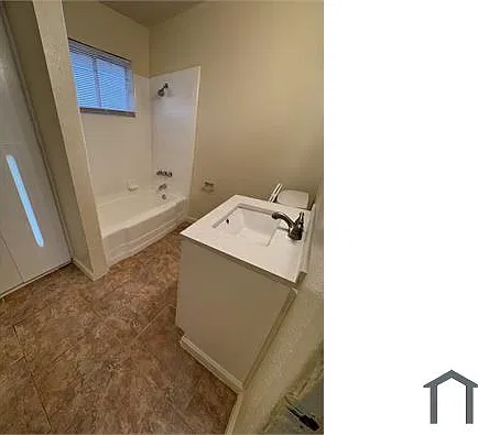 6476 Victoria Ave — Photo 3