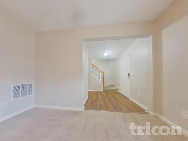 693 Grandview Cir — Photo 4