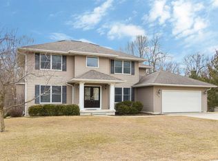 900 Maplewood Dr, Coralville, IA 52241