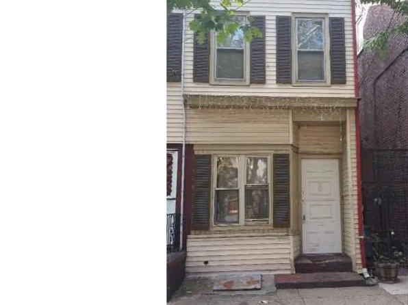 681 Lamberton St, Trenton, NJ 08611