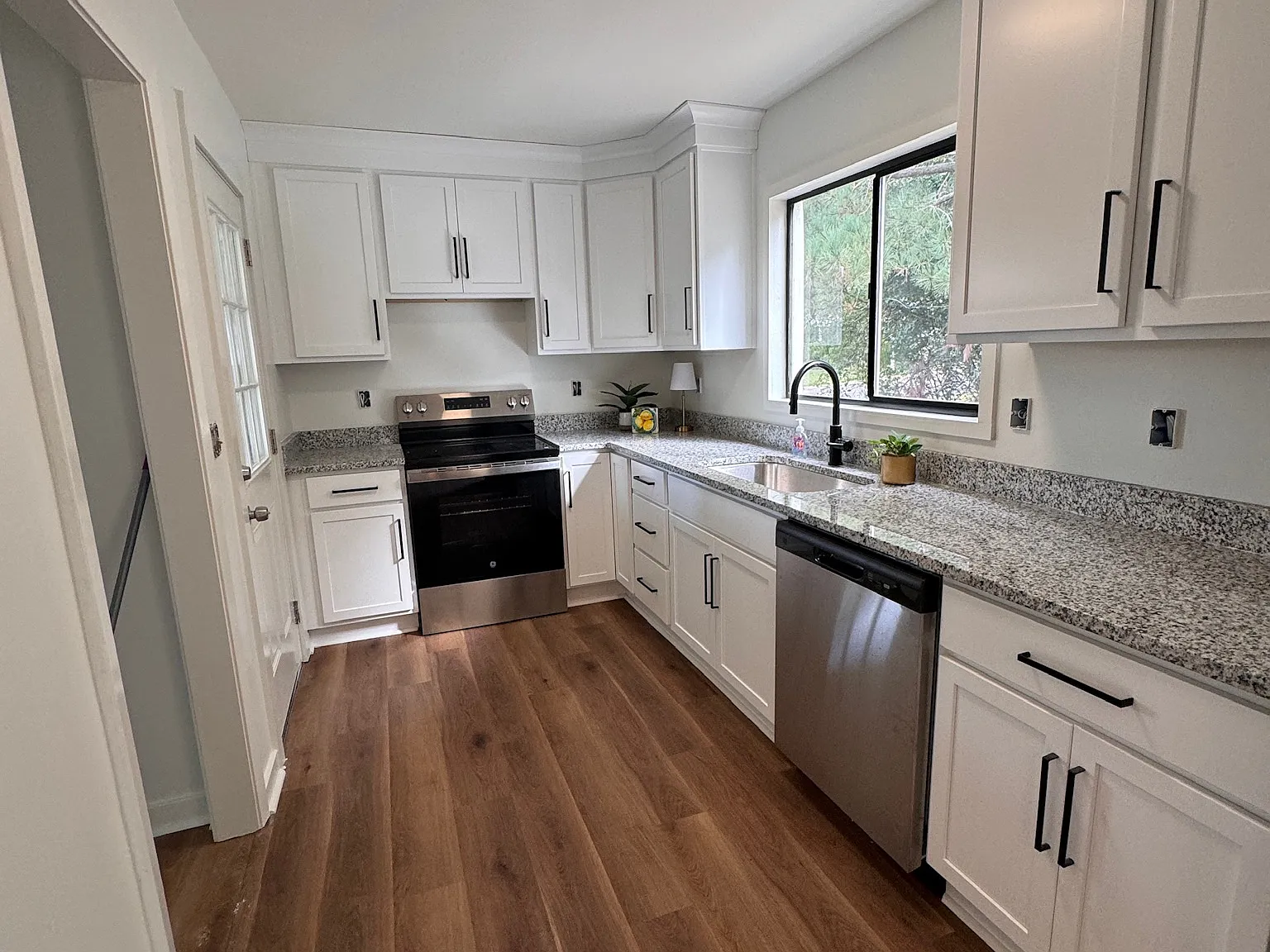 1805 Briar Meadow Rd — Photo 2