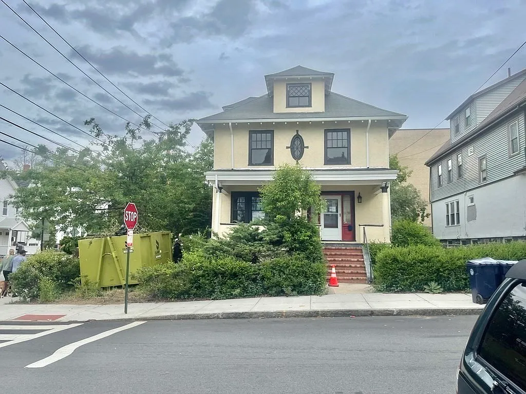 6 bed, 1.5 bath, 1814 sqft, $4,500 — Photo 1