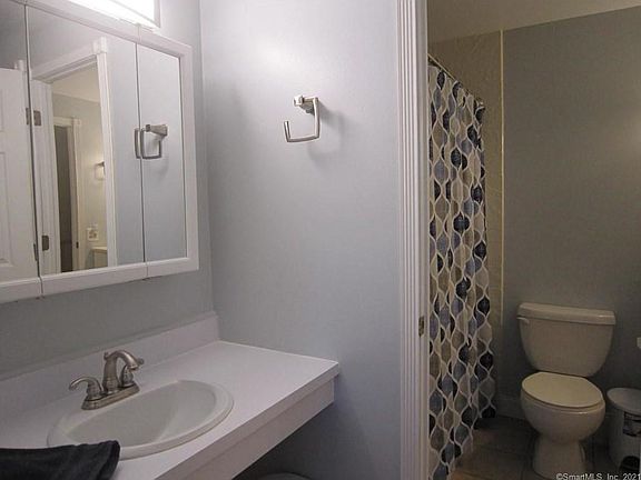 5th image of 77 Carillon Dr
