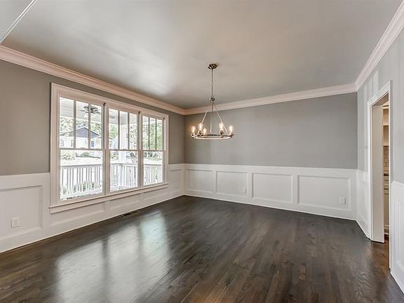 4th image of 207 Mellrich Ave
