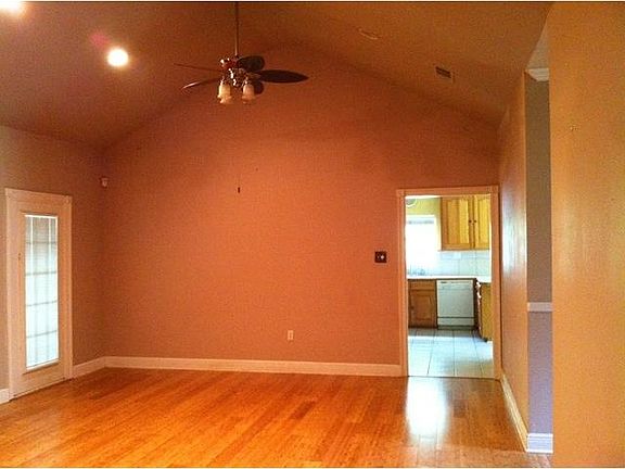5th image of 45375 Tanglewood Dr