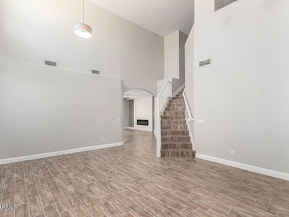 3rd image of 3853 S WAYNE Drive
