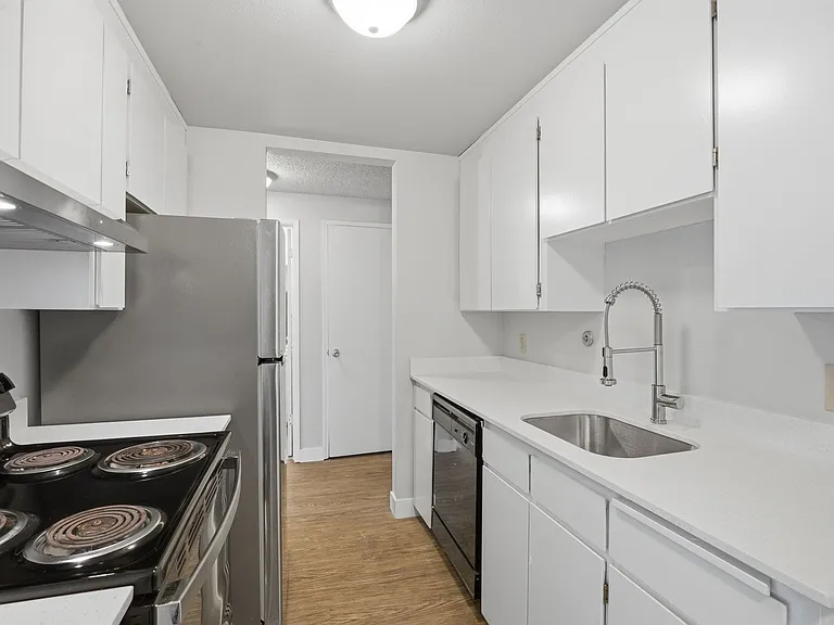 D14 Apartments — Photo 14