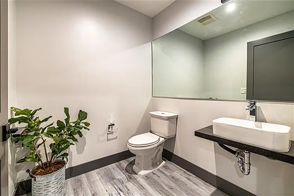 4930 Laurel Canyon Blvd #201 — Photo 25