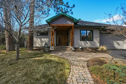 26 NW Shasta Pl Photo 1