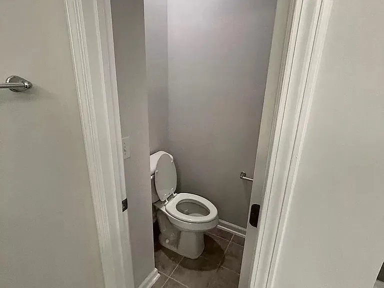 1049 Islip Pl — Photo 37