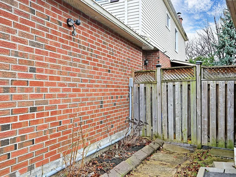 1 Bramwell Dr — Photo 25