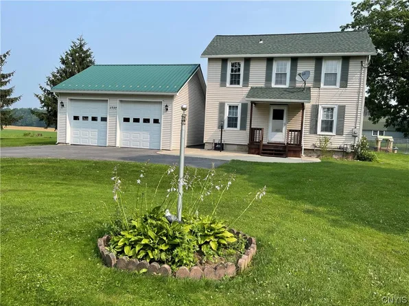 1737 W Genesee Street Rd, Auburn, NY 13021