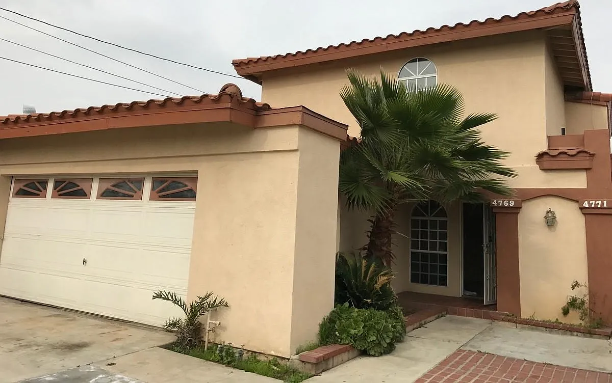2 bed, 600 sqft, $2,300 — Photo 2