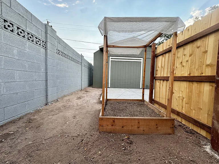 104 E Vista Del Cerro Dr #A — Photo 12