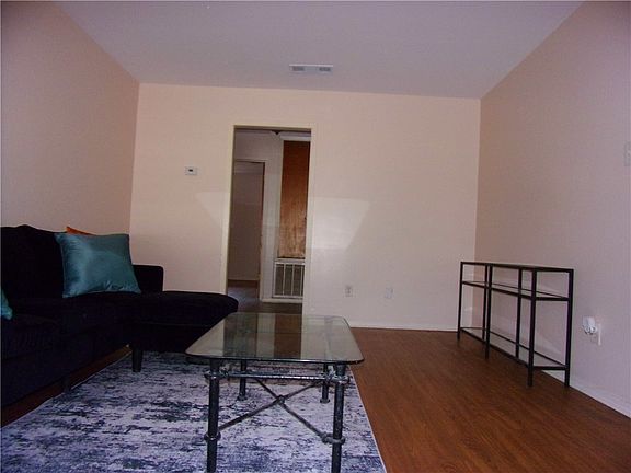 3rd image of 3028 Sunnybrook Rd