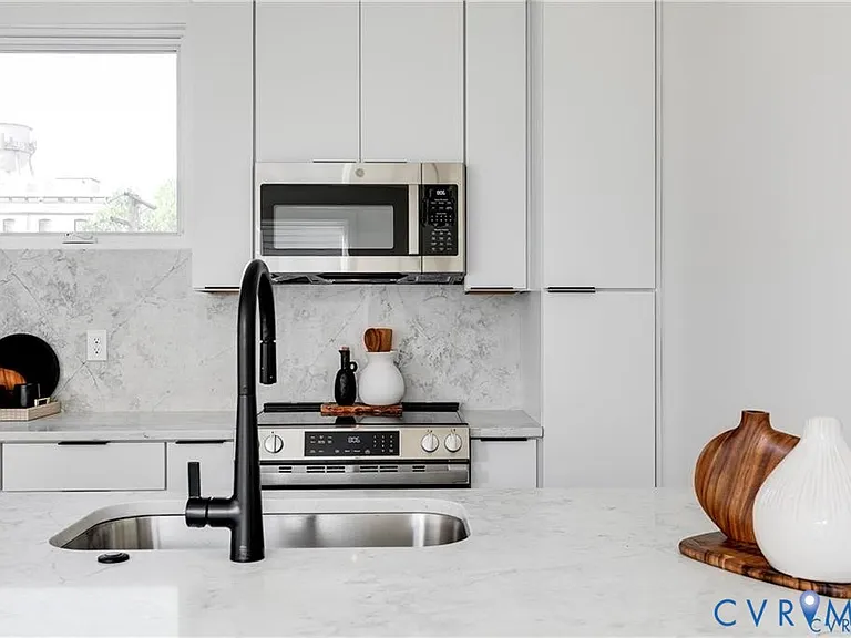 220 N 20th St #1 — Photo 18