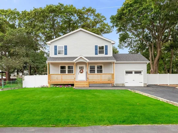1112 Oakneck Road, Bay Shore, NY 11706