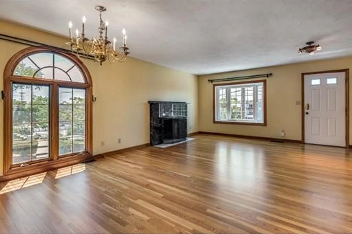 422 Savin Hill Ave — Photo 4