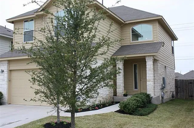 2228 Nestlewood Dr — Photo 3
