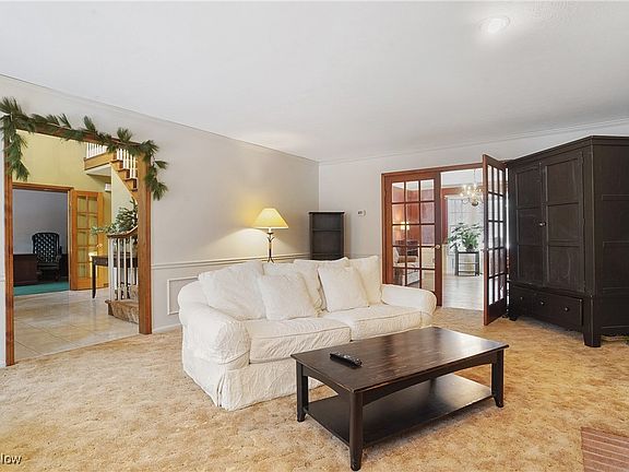 3rd image of 2871 Camelot Ct