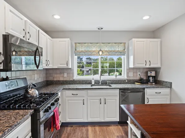 560 Silver Sands Road #902, East Haven, CT 06512