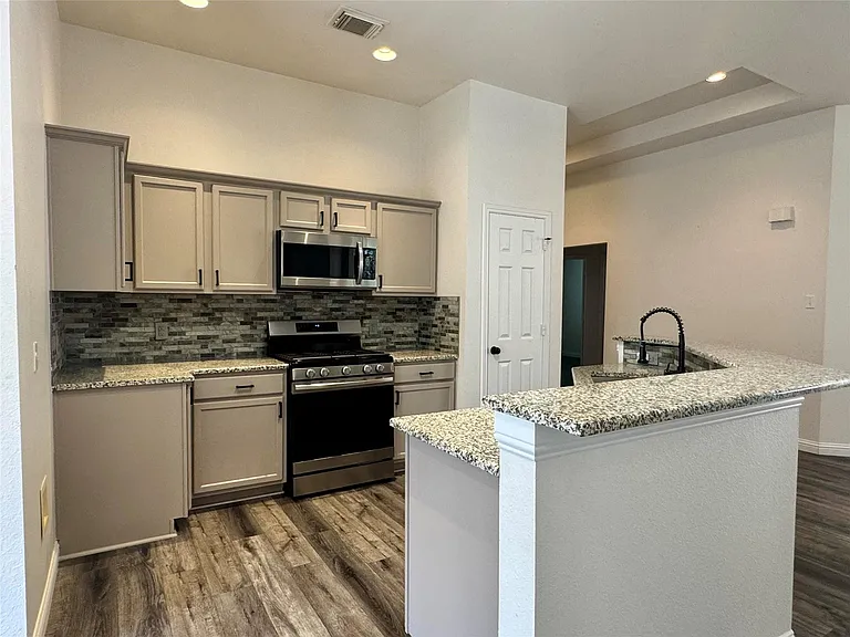 5615 Taylorcrest Dr — Photo 13