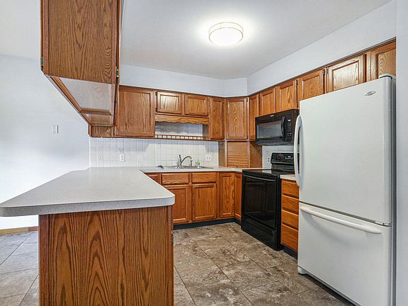 4th image of 3145 Beechridge Dr #5