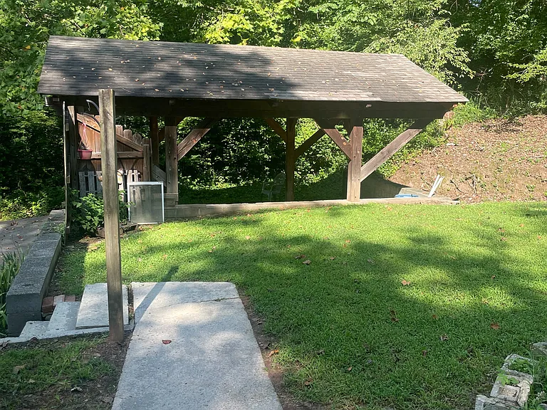 635 Tri County Blvd — Photo 3