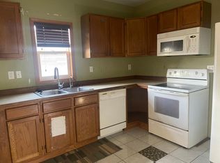 626 Oak St NE, Hutchinson, MN 55350