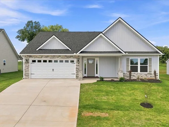 696 Davis Ln, Inman, SC 29349