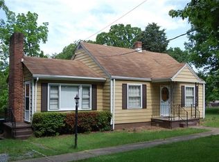 307 School Rd, Hurt, VA 24563