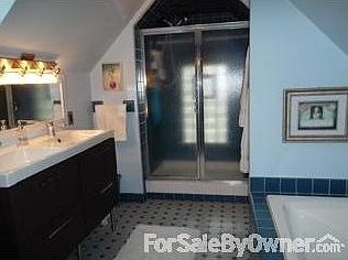 Master bathroom,dual sink , jetted hotub