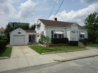 32 Hampton St, Providence, RI 02904