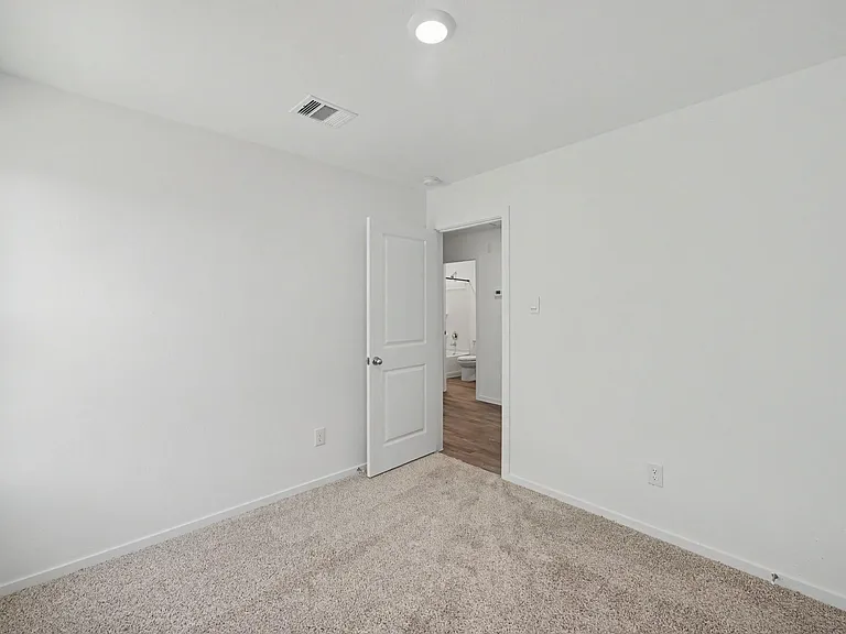 40839 Hawthorne Glades St — Photo 27