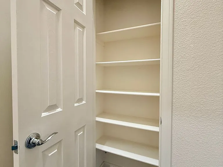 8565 Hogan Falls Cir — Photo 20