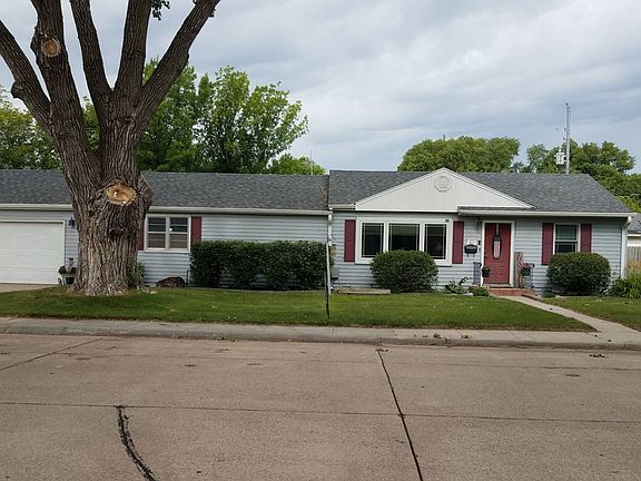 2nd image of 1044 S Plum St