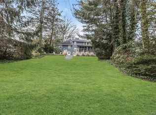 16 Cliff Way, Port Washington, NY 11050