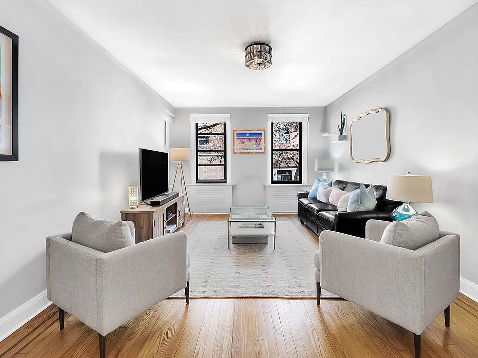 1st image of 350 E 77th St