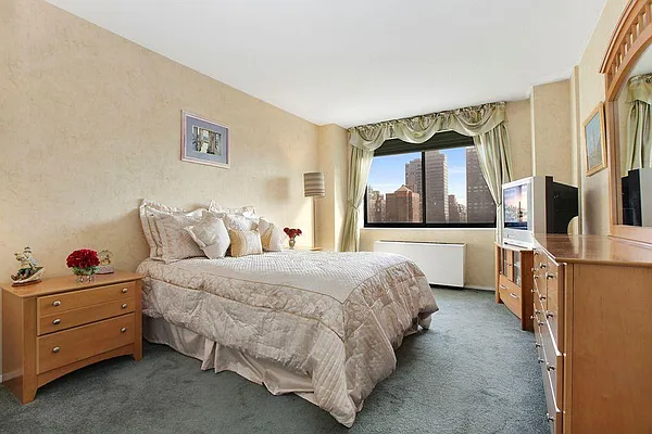 Sold by Corcoran | media 8