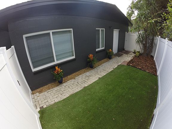 5th image of 2502 Center Ave #B