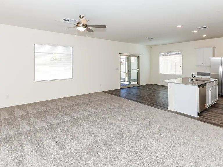 1704 Desert Path Ave — Photo 5
