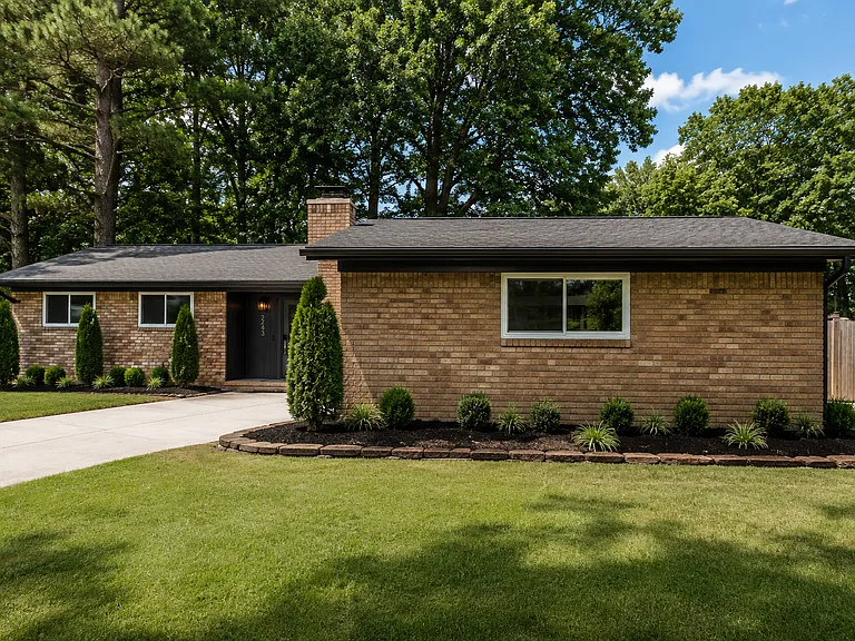 2243 N Hummingbird Ln — Photo 1